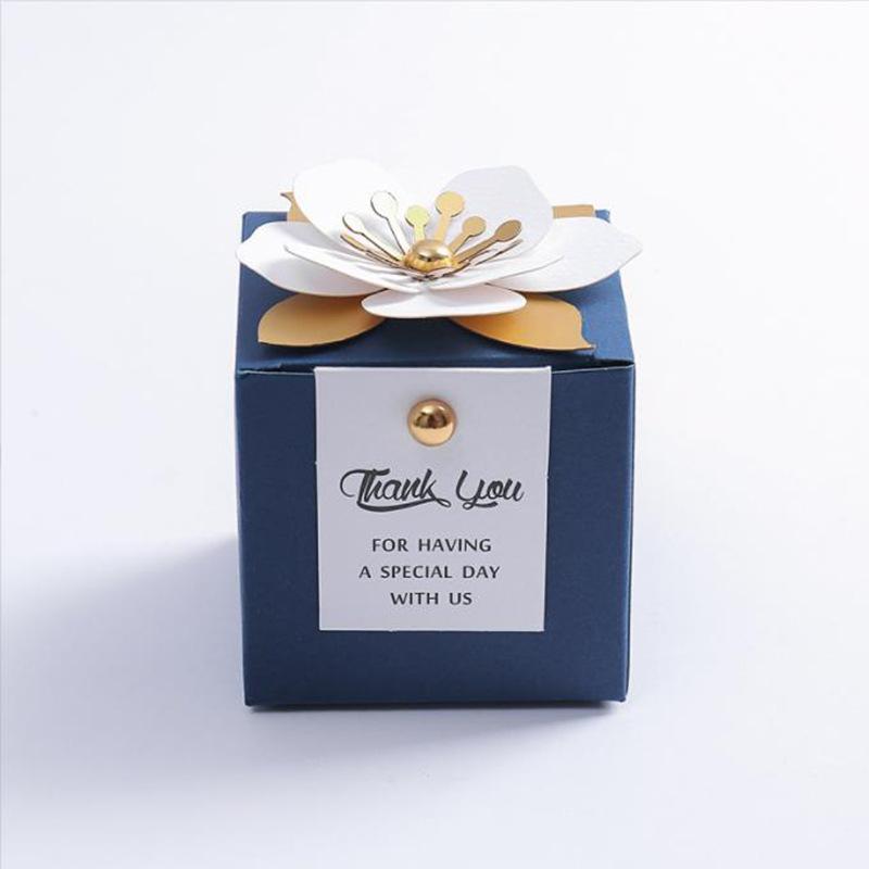 50pcs Creative Flower Hexagonal Gift Box With Gold White Card Candy Chocolate Packaging Gift Box Wedding Party Decoration 50pcs&6.5x6.5x6.5cm
50pcs Creative Flower Hexagonal Gift Box With Gold White Card Candy Chocolate Packaging Gift Box Wedding Party Decoration 50pcs&6.5x6.5x6.5cm