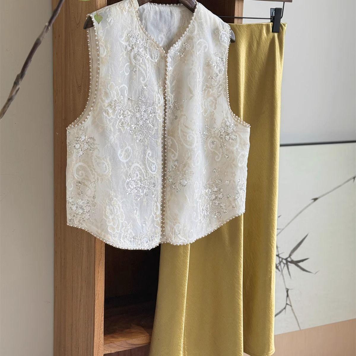 Новый стиль вышитый тонкий 2025 жилет с пайетками и бисером летний жилет топ жилет универсальный M (under 50kg recommended)
Новый стиль вышитый тонкий 2025 жилет с пайетками и бисером летний жилет топ жилет универсальный M (under 50kg recommended)