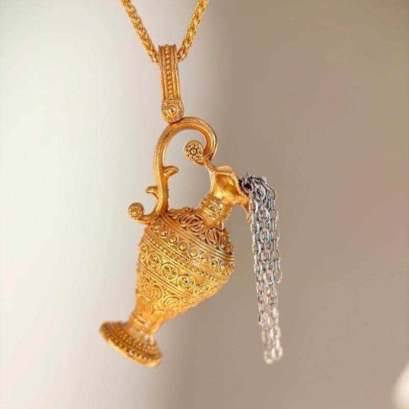 Light Luxury Retro Chains Wine Pot Tassel Necklace Stereoscopic Design Fashion Art Exquisite Collar Chain Wedding Jewelry Gift 45cm
Light Luxury Retro Chains Wine Pot Tassel Necklace Stereoscopic Design Fashion Art Exquisite Collar Chain Wedding Jewelry Gift 45cm