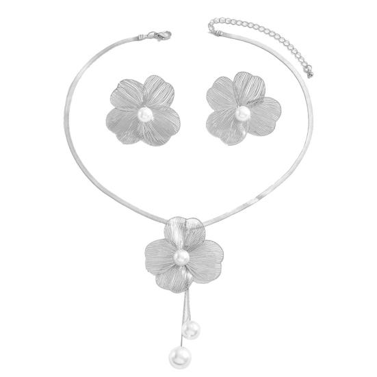 2Pcs/Set Women Necklace Earrings Set Hollow Flower Shape Imitation Pearl Decor Stud Earrings Adjustable Length Choker Necklace Set срібний
2Pcs/Set Women Necklace Earrings Set Hollow Flower Shape Imitation Pearl Decor Stud Earrings Adjustable Length Choker Necklace Set срібний