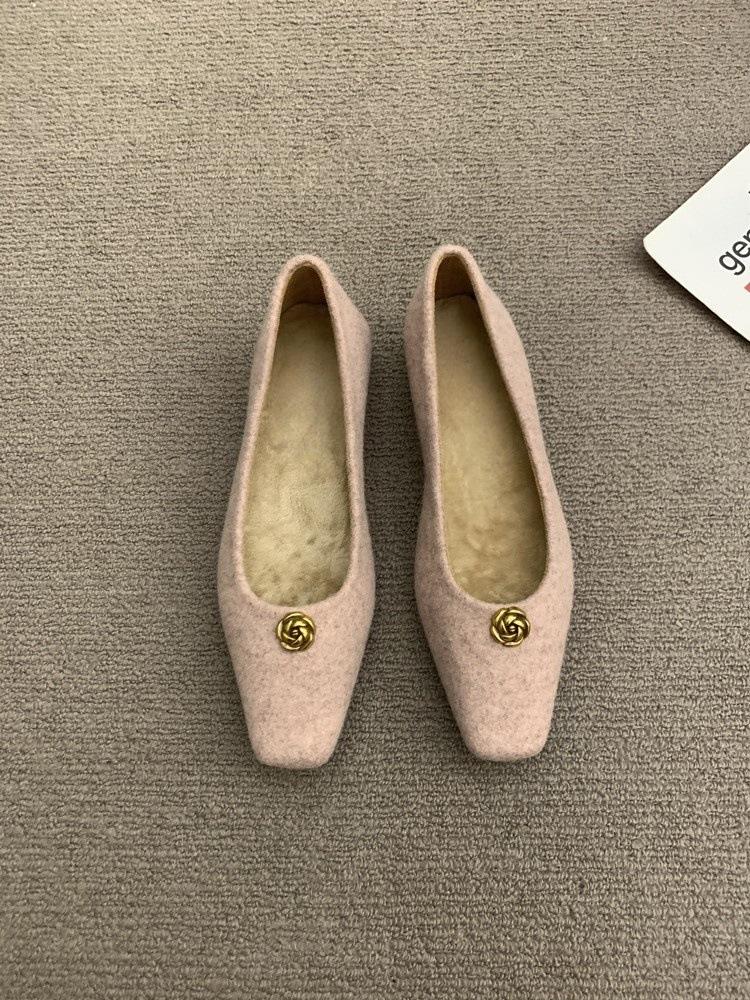 Xiaoxiangfeng low-heeled square-headed black single shoes, women s season gentle plush commuter fluffy shoes 40 рожевий
Xiaoxiangfeng low-heeled square-headed black single shoes, women s season gentle plush commuter fluffy shoes 40 рожевий