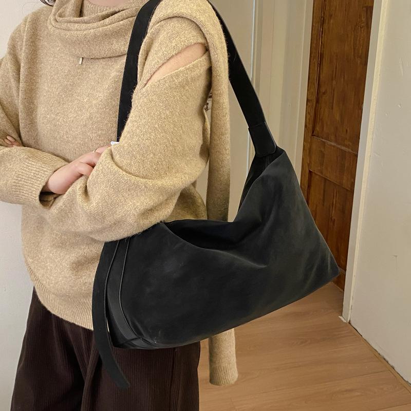 Korean Style Comfortable and Versatile Crossbody Bags New Women Shoulder Bag Large Capacity Soft Leather Tote Commuting Bag чёрный
Korean Style Comfortable and Versatile Crossbody Bags New Women Shoulder Bag Large Capacity Soft Leather Tote Commuting Bag чёрный