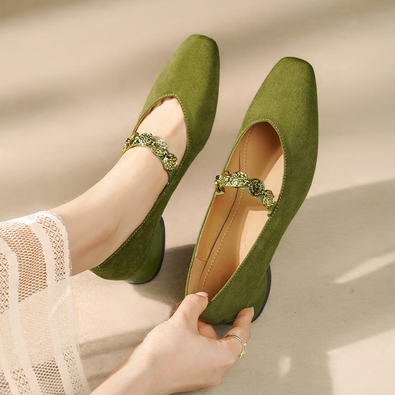 Retro square head one-word buckle with Mary Jane shoes, women s spring and autumn light mouth low-heeled gold coin single shoes, driving shoes 40 темно-коричневого кольору
Retro square head one-word buckle with Mary Jane shoes, women s spring and autumn light mouth low-heeled gold coin single shoes, driving shoes 40 темно-коричневого кольору