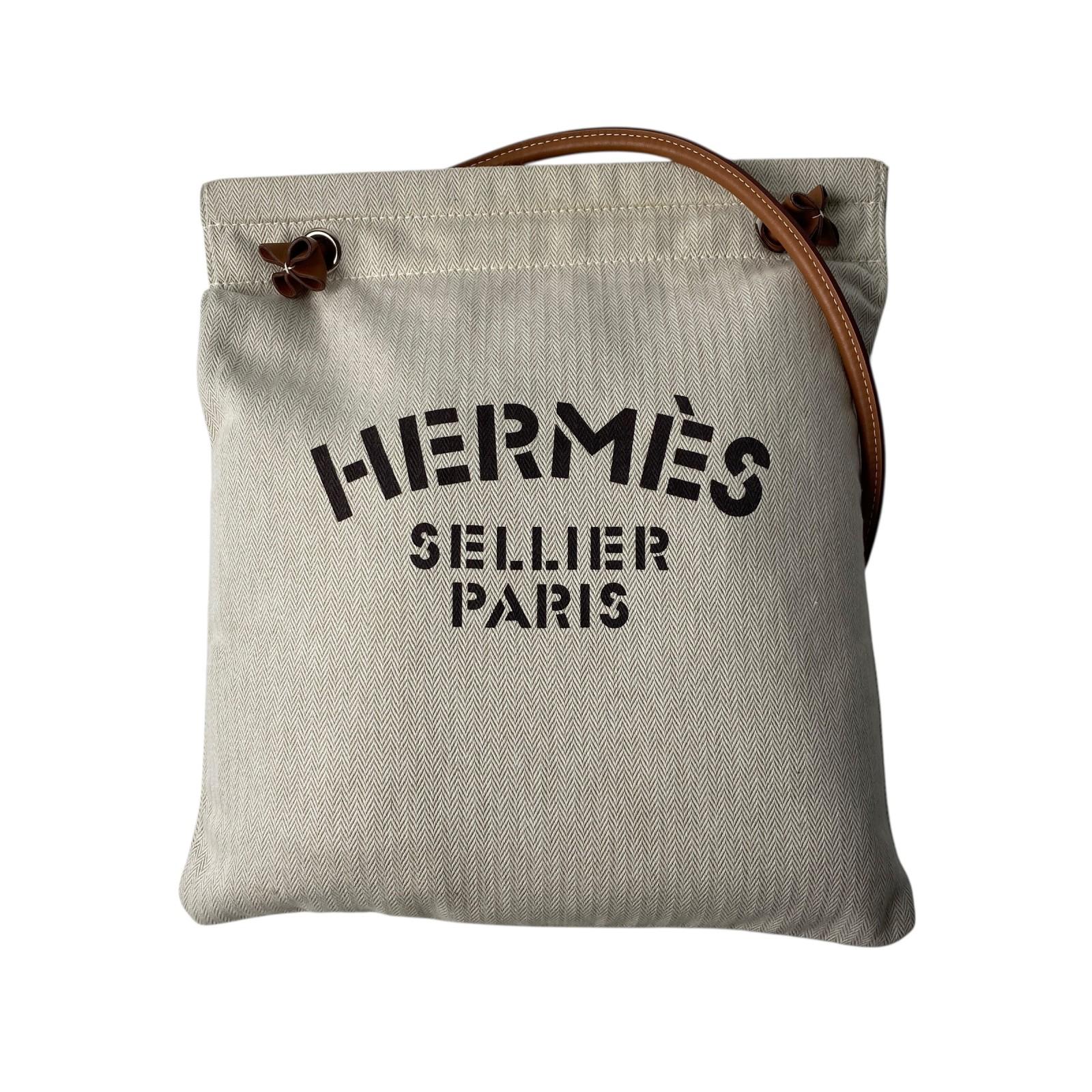 Used HERMESShoulder Bag Beige canvas/leather Women
Used HERMESShoulder Bag Beige canvas/leather Women