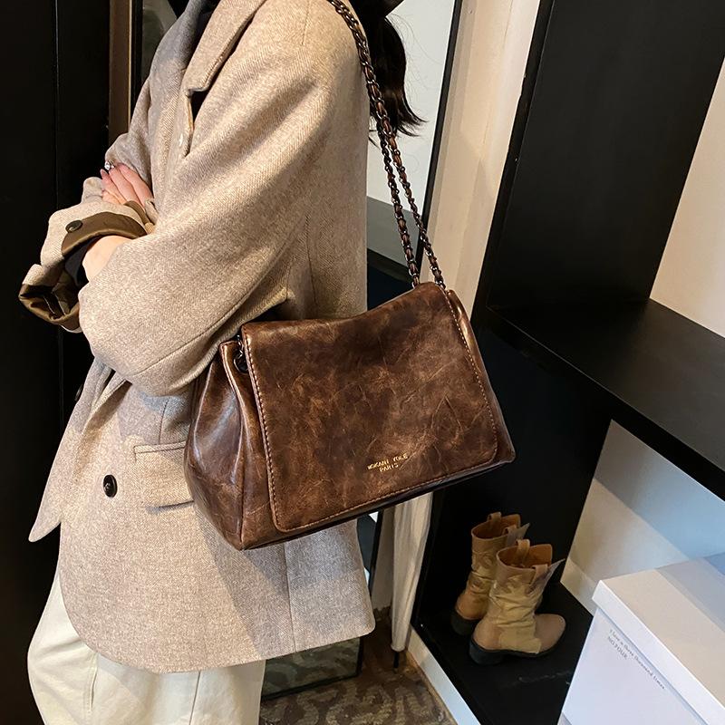 Нишевая текстурная сумка под мышкой женская осень-зима 2025 новая трендовая на плечо сумка-мессенджер универсальная модная цепочка в стиле инс 29*13.5*21
Нишевая текстурная сумка под мышкой женская осень-зима 2025 новая трендовая на плечо сумка-мессенджер универсальная модная цепочка в стиле инс 29*13.5*21