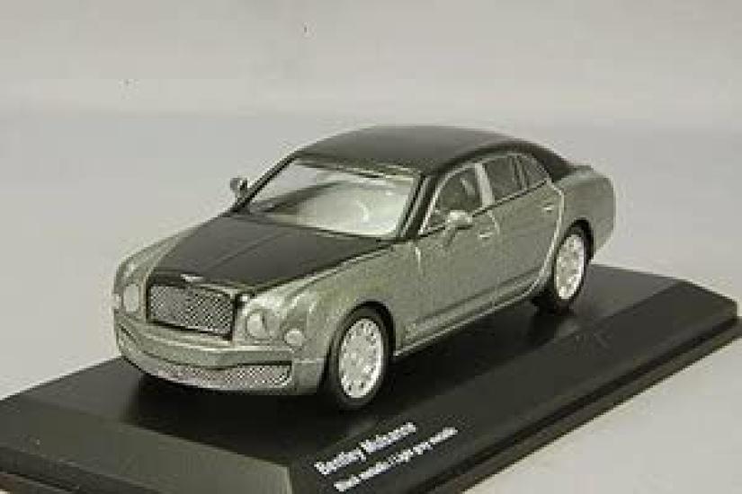 Kyosho 164 Bentley MulsanneBlack metalliclight gray metallic Bentley Mulsanne black gray metallic minicar
Kyosho 164 Bentley MulsanneBlack metalliclight gray metallic Bentley Mulsanne black gray metallic minicar