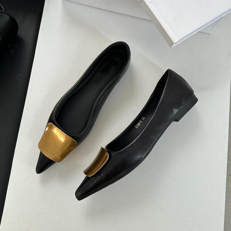 Металлическая квадратная пряжка женские маленькие туфли-лодочки осень новинка универсальные ретро толстый каблук острый носок мягкая кожа балетки 40 чёрный
Металлическая квадратная пряжка женские маленькие туфли-лодочки осень новинка универсальные ретро толстый каблук острый носок мягкая кожа балетки 40 чёрный