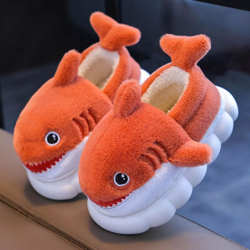 Cartoon Shark Cotton Slippers for Boys Autumn Winter Thick Sole Indoor Home Fuzzy Children s Shoes New Style 24 помаранчевий
Cartoon Shark Cotton Slippers for Boys Autumn Winter Thick Sole Indoor Home Fuzzy Children s Shoes New Style 24 помаранчевий