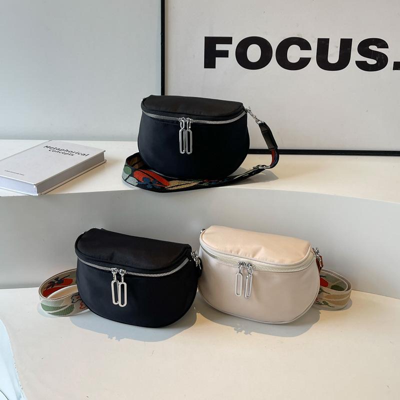 Casual versatile messenger bag 2025 new wide shoulder strap trendy texture shoulder bag student outdoor travel commuter bag
Casual versatile messenger bag 2025 new wide shoulder strap trendy texture shoulder bag student outdoor travel commuter bag