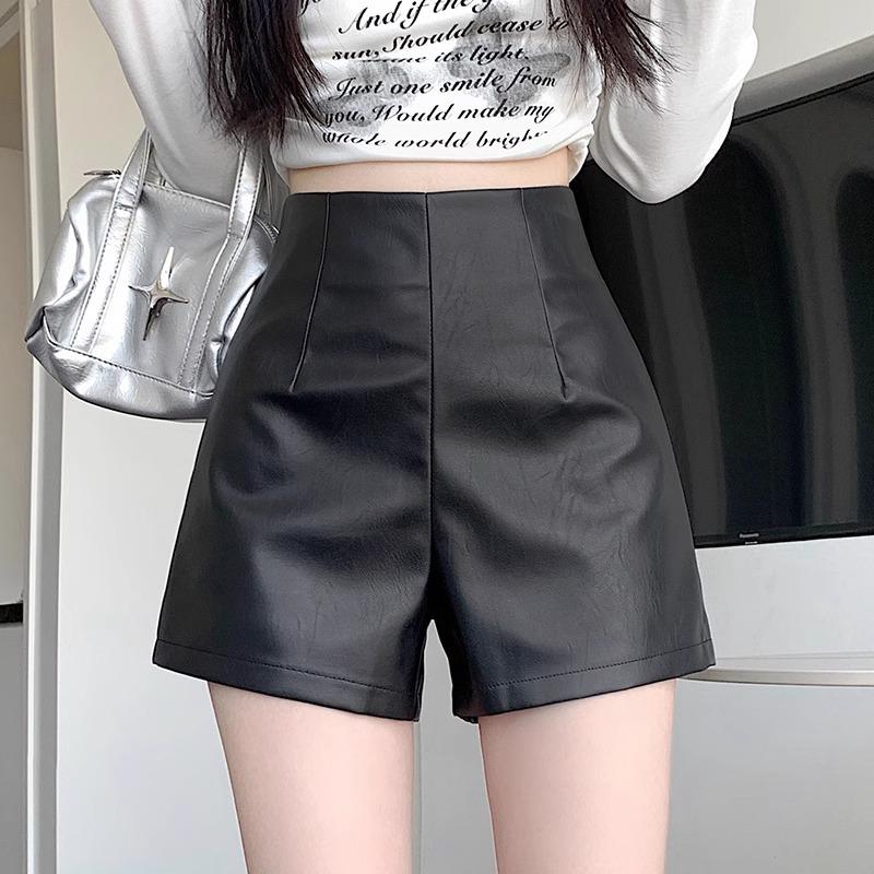 Женские черные кожаные шорты с высокой талией - Коллекция Осень/Зима 2025 M чёрный
Женские черные кожаные шорты с высокой талией - Коллекция Осень/Зима 2025 M чёрный