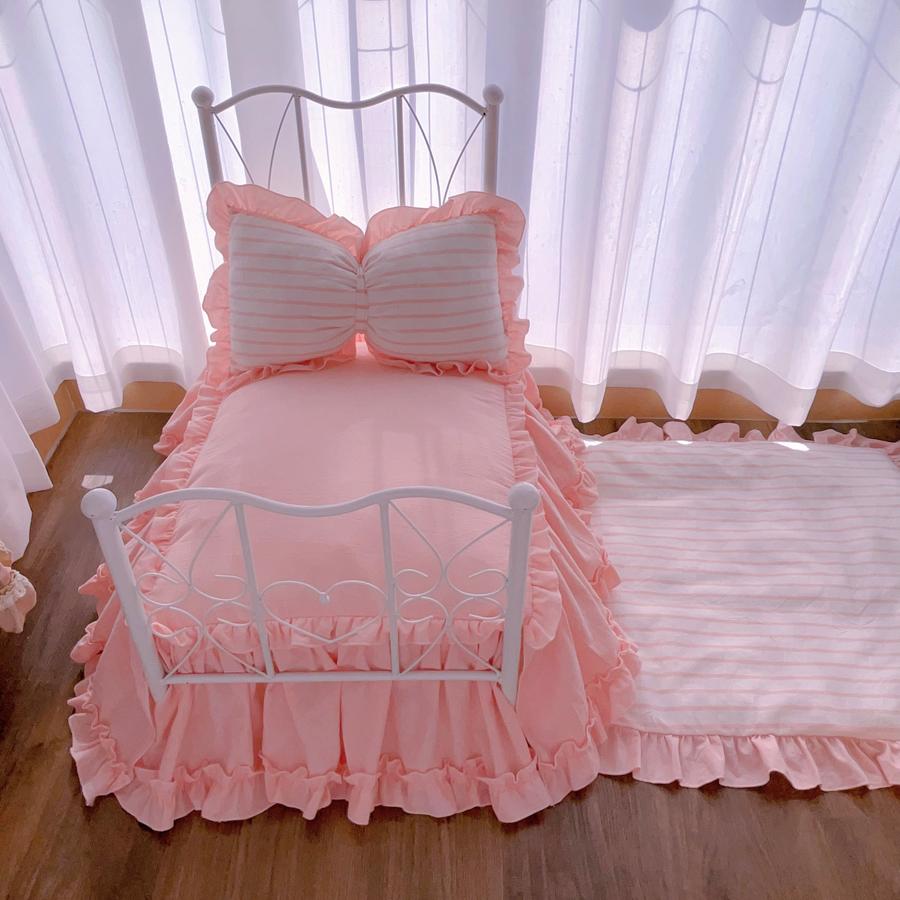 Ins Elevated Princess Bed for Puppies Iron Dog Kennel with Removable Bedding All-Season Dog or Cat House Durable Pet Furniture 60x70cm
Ins Elevated Princess Bed for Puppies Iron Dog Kennel with Removable Bedding All-Season Dog or Cat House Durable Pet Furniture 60x70cm