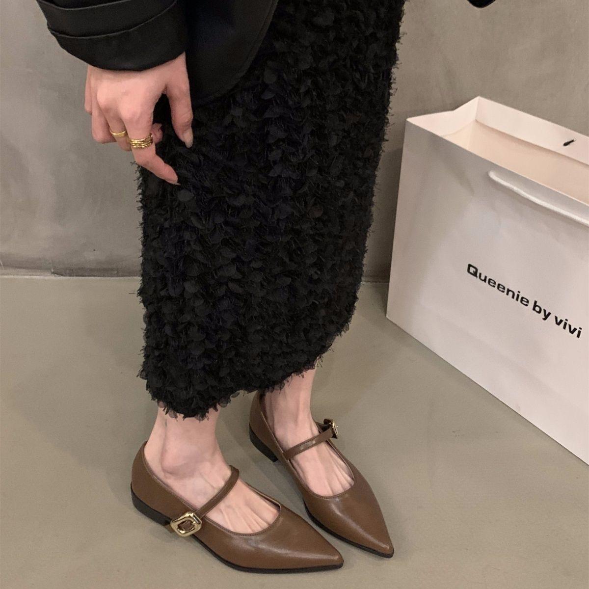 2025 autumn new low-heeled French fashion temperament women s shoes flat-bottomed pointed one-word with low-heeled single shoes 39
2025 autumn new low-heeled French fashion temperament women s shoes flat-bottomed pointed one-word with low-heeled single shoes 39