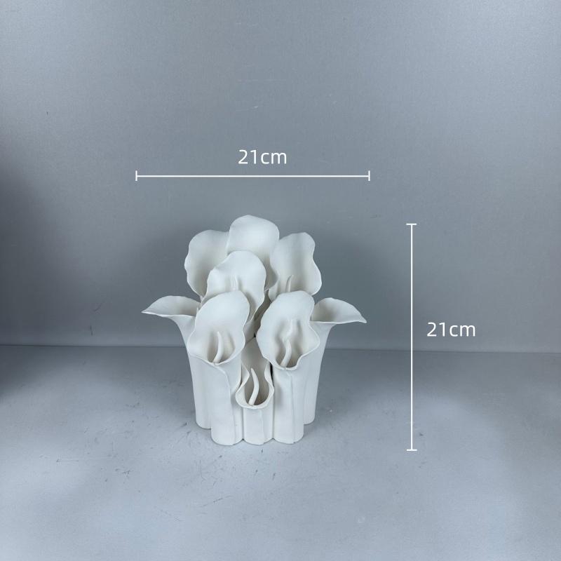 Ceramic Handicraft Flower Vase Flower Vase Pleated Petal Shape Irregular Abstract Decorative Figurines Decoration Accessories
Ceramic Handicraft Flower Vase Flower Vase Pleated Petal Shape Irregular Abstract Decorative Figurines Decoration Accessories