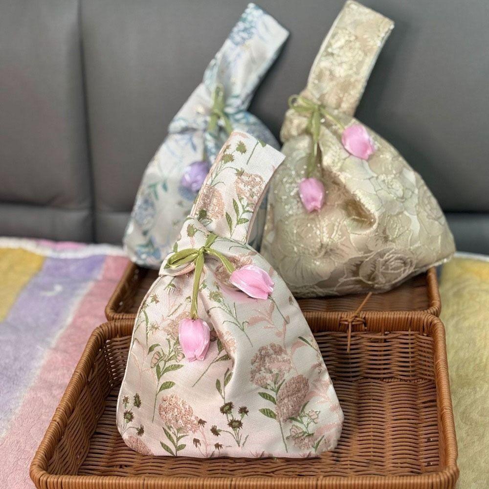 Floral Printed Jacquard Gift Pouch New Chinese Style Embroidery Hanfu Handbag Girls рожевий
Floral Printed Jacquard Gift Pouch New Chinese Style Embroidery Hanfu Handbag Girls рожевий