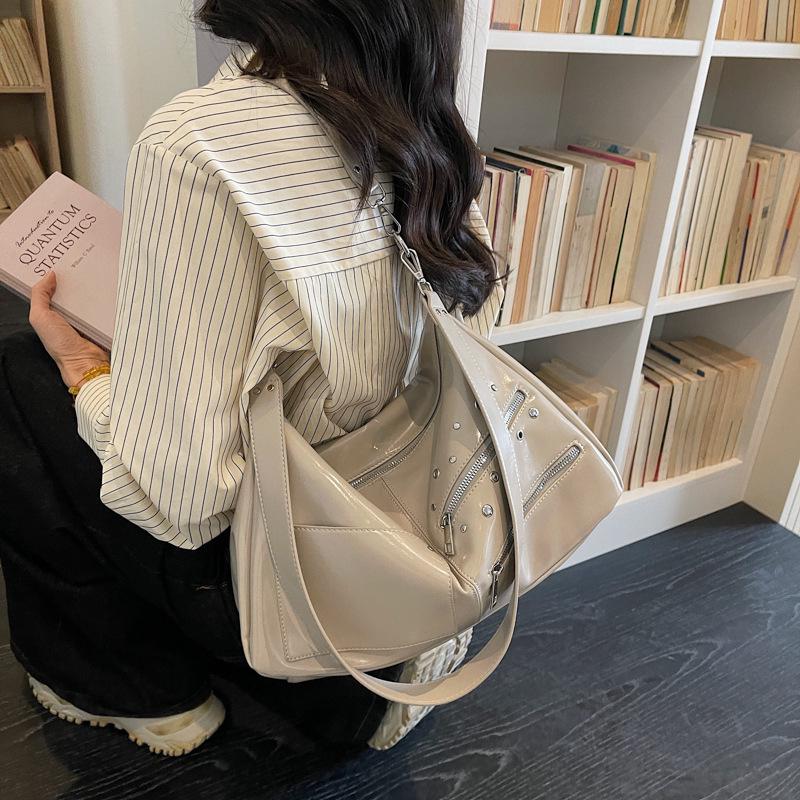 Niche Motorcycle Chic Tote Bag for Women - Versatile, Large Capacity, Single Shoulder or Crossbody, 2026 New Style. Standard хакі
Niche Motorcycle Chic Tote Bag for Women - Versatile, Large Capacity, Single Shoulder or Crossbody, 2026 New Style. Standard хакі