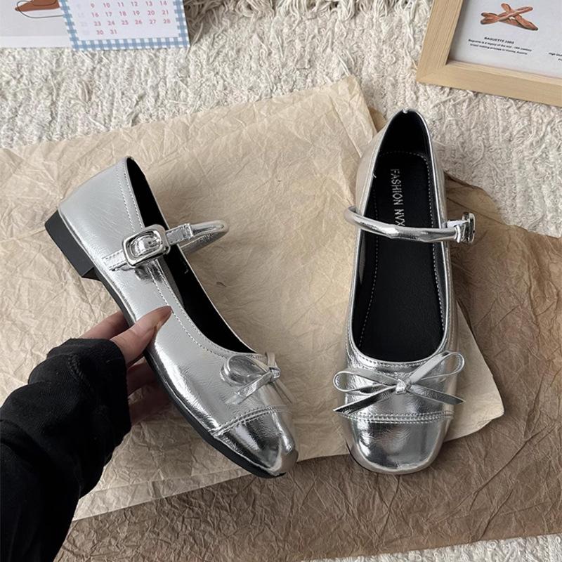 Серебристые балетки с плоской подошвой и светлым оттенком для женщин, новые летние туфли 2025 года, французские туфли Мэри Джейн с круглым носком 35 серебряный
Серебристые балетки с плоской подошвой и светлым оттенком для женщин, новые летние туфли 2025 года, французские туфли Мэри Джейн с круглым носком 35 серебряный
