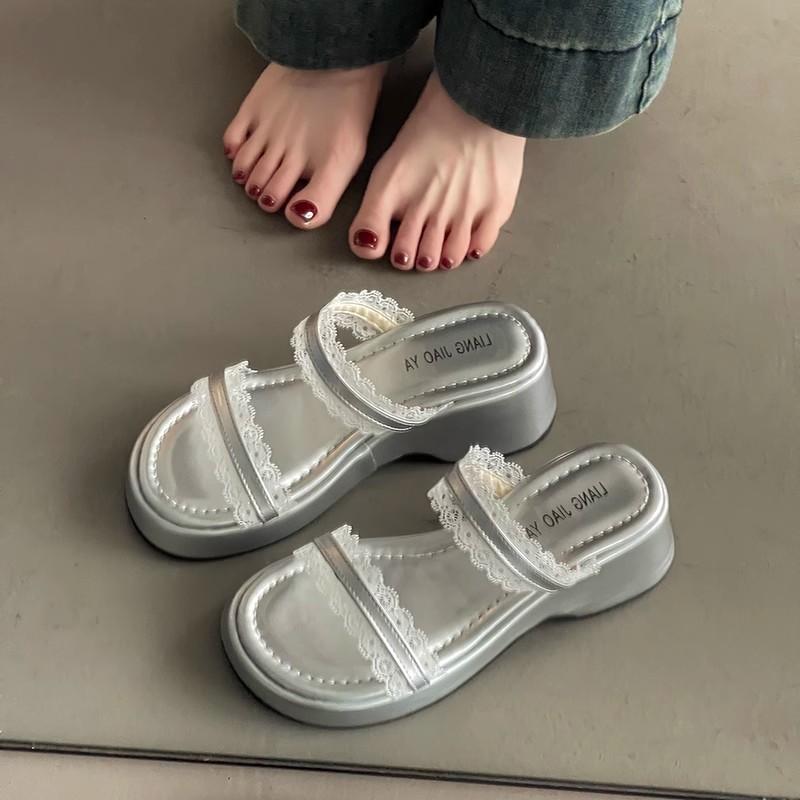Slope heel cool slippers 2025 new fashion thick-soled thick heel fish mouth woven word belt European and American high heels slippers 40
Slope heel cool slippers 2025 new fashion thick-soled thick heel fish mouth woven word belt European and American high heels slippers 40