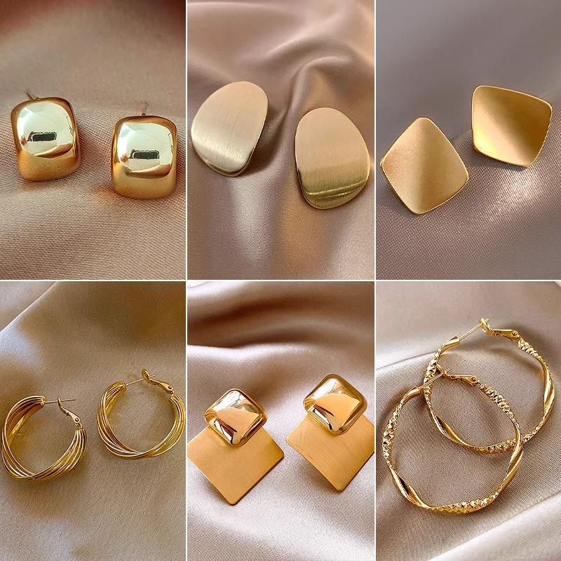 Chic Irregular Metal Circle Earrings for Women – Luxe, Unique Design, Trendsetter Style, Bold Hoop.
Chic Irregular Metal Circle Earrings for Women – Luxe, Unique Design, Trendsetter Style, Bold Hoop.
