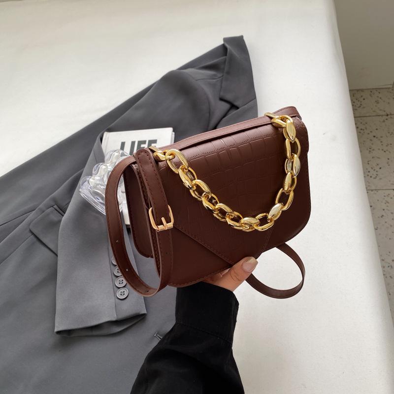 Women s temperament chain solid color 2025 autumn and winter new casual portable shoulder messenger small square bag чорний
Women s temperament chain solid color 2025 autumn and winter new casual portable shoulder messenger small square bag чорний