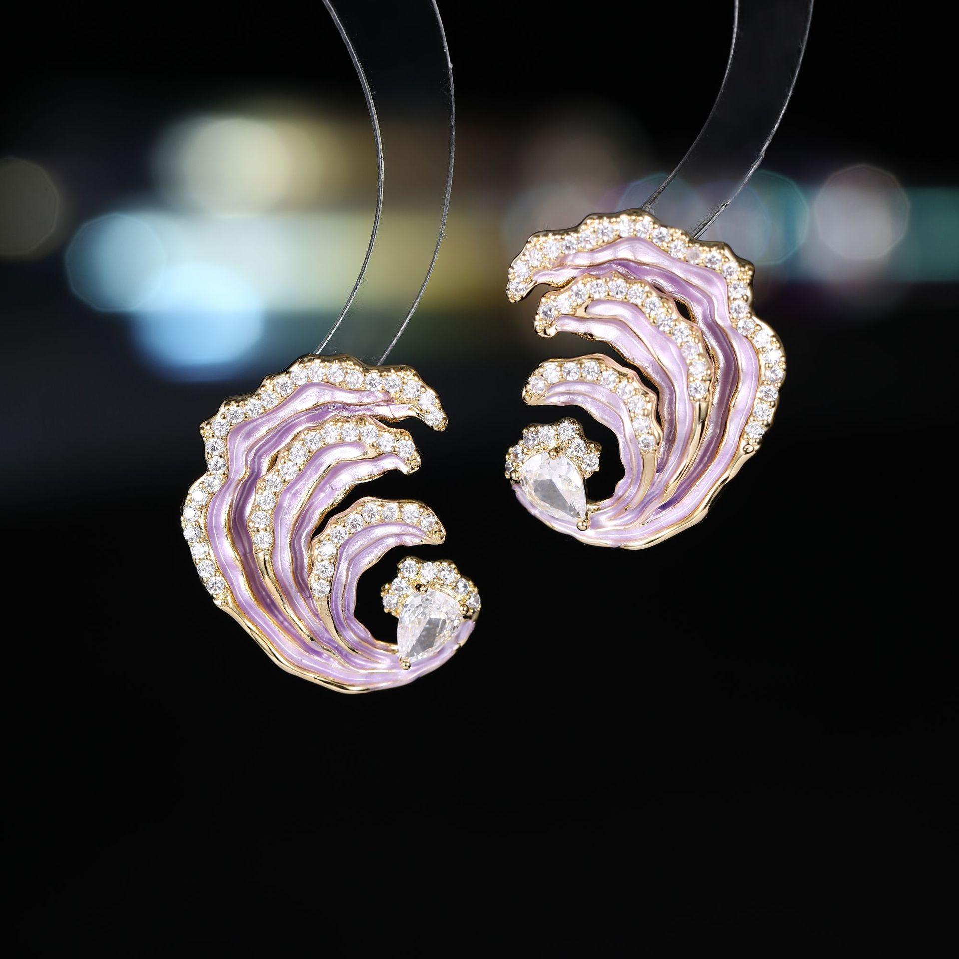 Women s Light Fashionable enamel creative wave-shaped earrings, vintage wave stud earrings
Women s Light Fashionable enamel creative wave-shaped earrings, vintage wave stud earrings