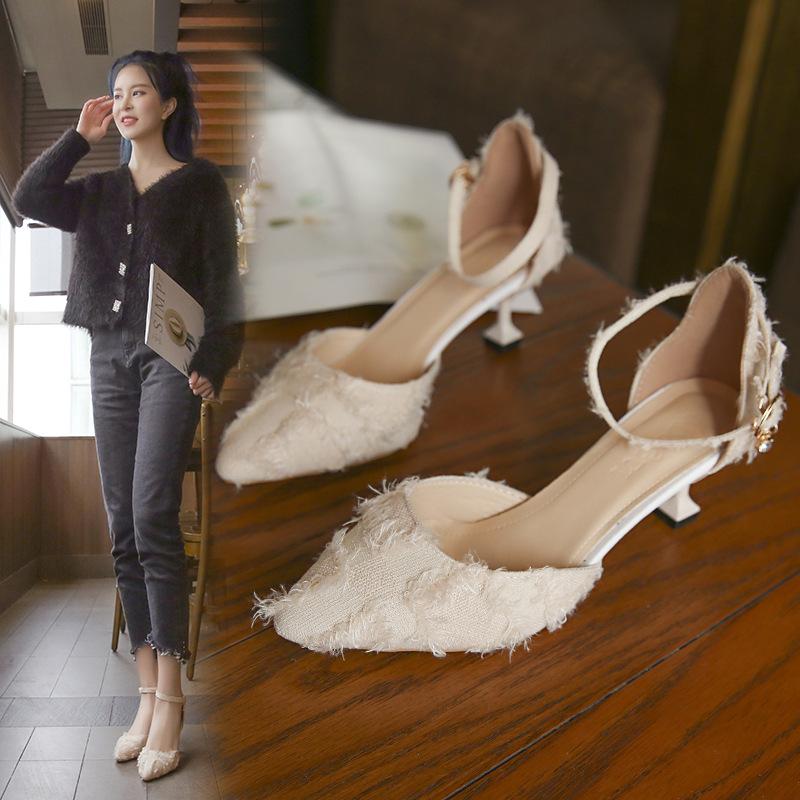 Sandals women s spring and autumn new thin heel pointed cat heel hollow women s shoes one-word buckle belt medium heel high heels 40 бежевий
Sandals women s spring and autumn new thin heel pointed cat heel hollow women s shoes one-word buckle belt medium heel high heels 40 бежевий