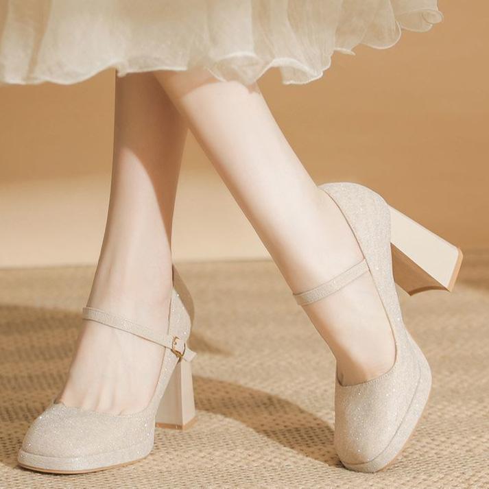 Waterproof table high heels women s thick heels 2025 new temperament champagne one-word buckle with adult ceremony Mary Jane wedding shoes 40 абрикосовый
Waterproof table high heels women s thick heels 2025 new temperament champagne one-word buckle with adult ceremony Mary Jane wedding shoes 40 абрикосовый