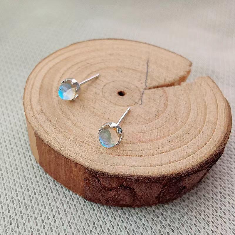Aurora S925 Sterling Silver Stud Earrings for Women – Elegant Cold Style Niche Design Fashion Accessories S925 Silver Needle
Aurora S925 Sterling Silver Stud Earrings for Women – Elegant Cold Style Niche Design Fashion Accessories S925 Silver Needle