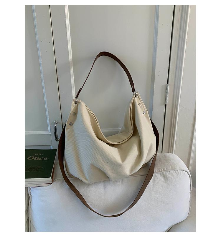 Korean lazy wind large-capacity canvas tote bag 2025 new college student class bag commuter shoulder messenger bag белый
Korean lazy wind large-capacity canvas tote bag 2025 new college student class bag commuter shoulder messenger bag белый