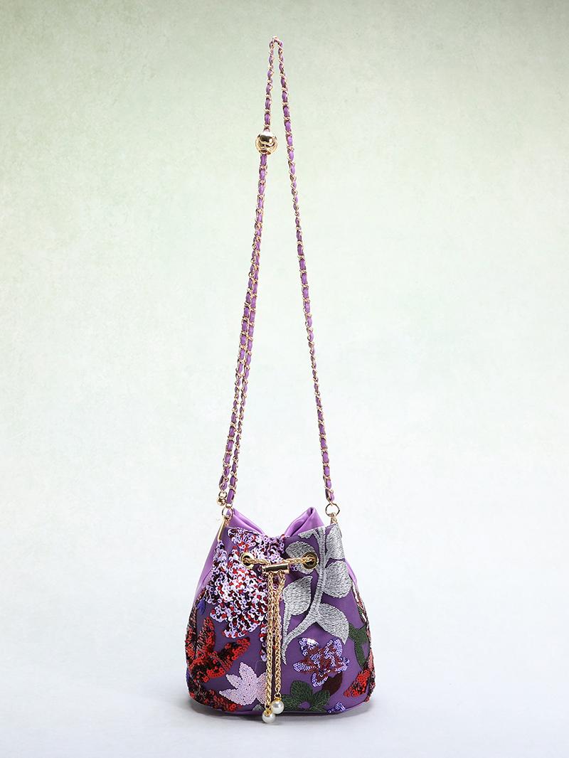 New Artistic Shoulder Bag Women Fashionable Sequins Crossbody Chain Bucket Bag Floral Handbag Handwoven Embroider Shoulder Bags about 19x14.5x19cm
New Artistic Shoulder Bag Women Fashionable Sequins Crossbody Chain Bucket Bag Floral Handbag Handwoven Embroider Shoulder Bags about 19x14.5x19cm