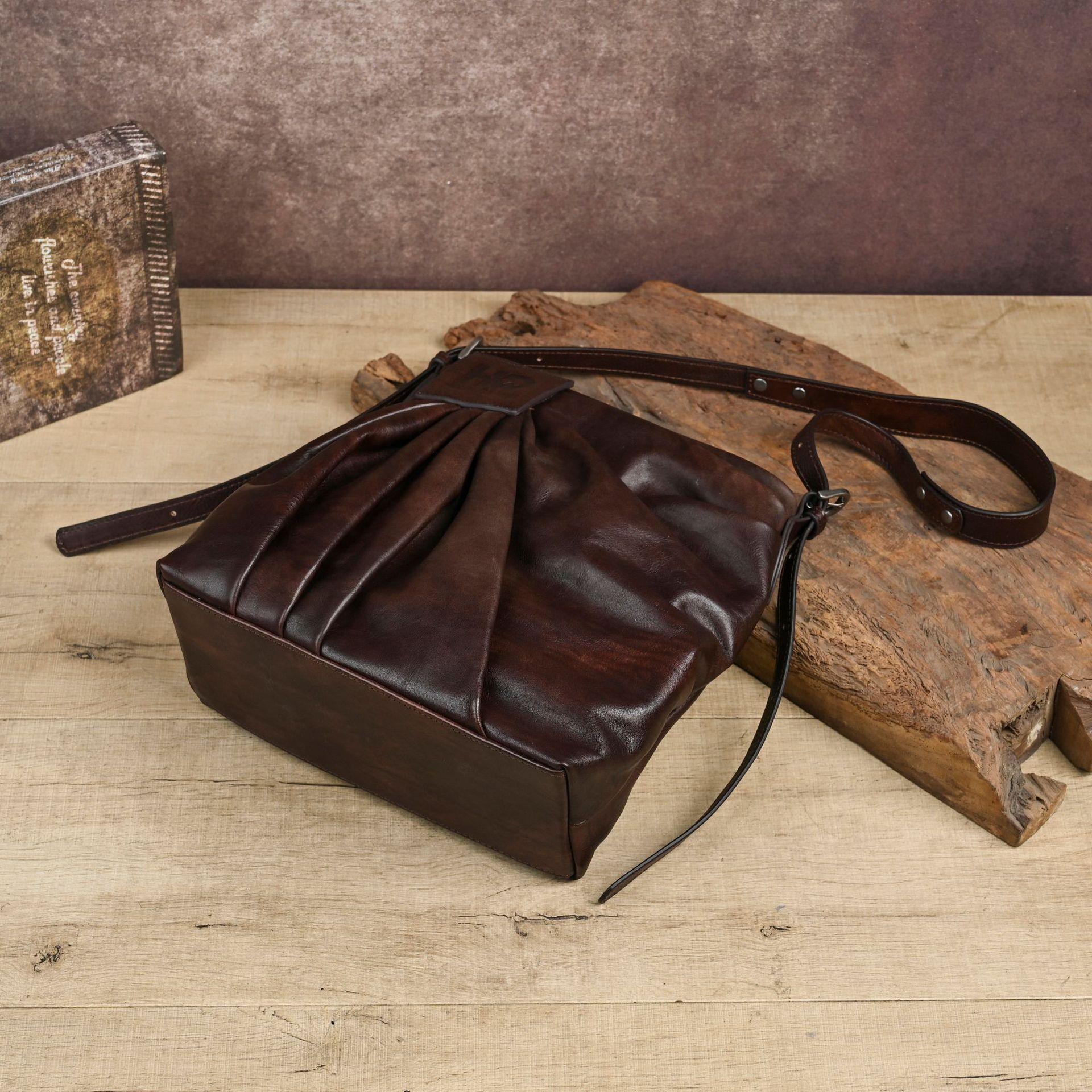Johnature Retro Shoulder Crossbody Bag Genuine Leather Pleats High-end And Multi-purpose Women s Bag темно-коричневого
Johnature Retro Shoulder Crossbody Bag Genuine Leather Pleats High-end And Multi-purpose Women s Bag темно-коричневого