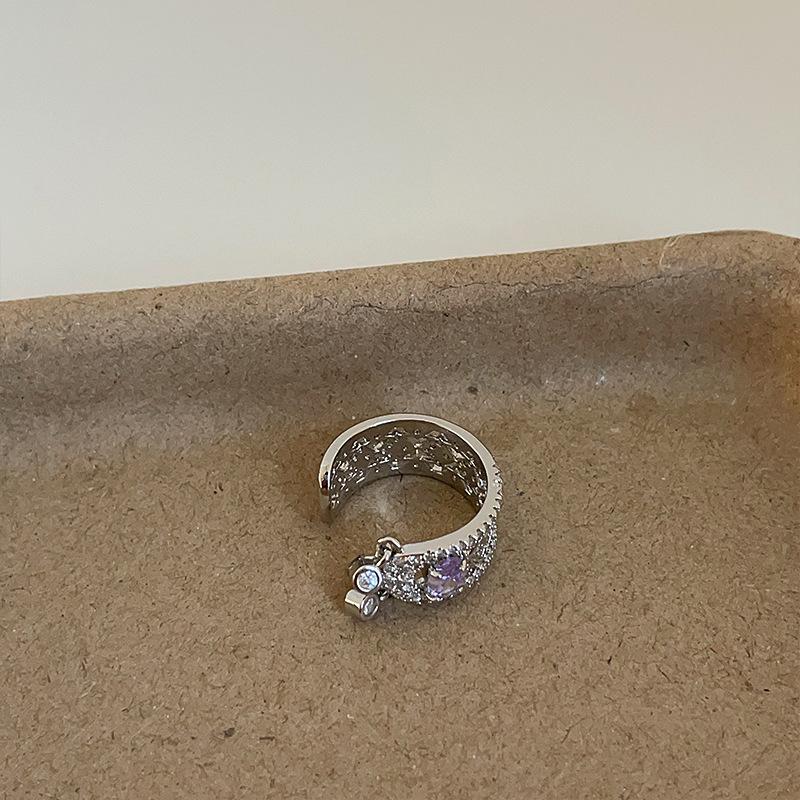 Средневековое фиолетовое цирконовое каплевидное открытое кольцо с бахромой женское легкое роскошное ретро элегантное модное универсальное кольцо
Средневековое фиолетовое цирконовое каплевидное открытое кольцо с бахромой женское легкое роскошное ретро элегантное модное универсальное кольцо