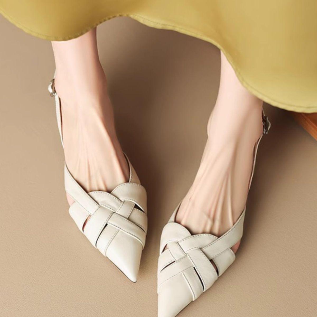 Текстурированная мягкая кожа! Сандалии Baotou женские с низким каблуком, полые плетеные сандалии с острым носком, женские с средним каблуком 39
Текстурированная мягкая кожа! Сандалии Baotou женские с низким каблуком, полые плетеные сандалии с острым носком, женские с средним каблуком 39