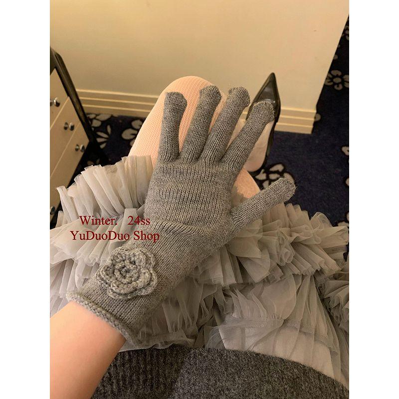 Retro Style Christmas New Year Red Handmade Rose Knitted Gloves Women Korean Style Autumn and Winter Warm Five Fingers Touch Screen Classy Gray
Retro Style Christmas New Year Red Handmade Rose Knitted Gloves Women Korean Style Autumn and Winter Warm Five Fingers Touch Screen Classy Gray