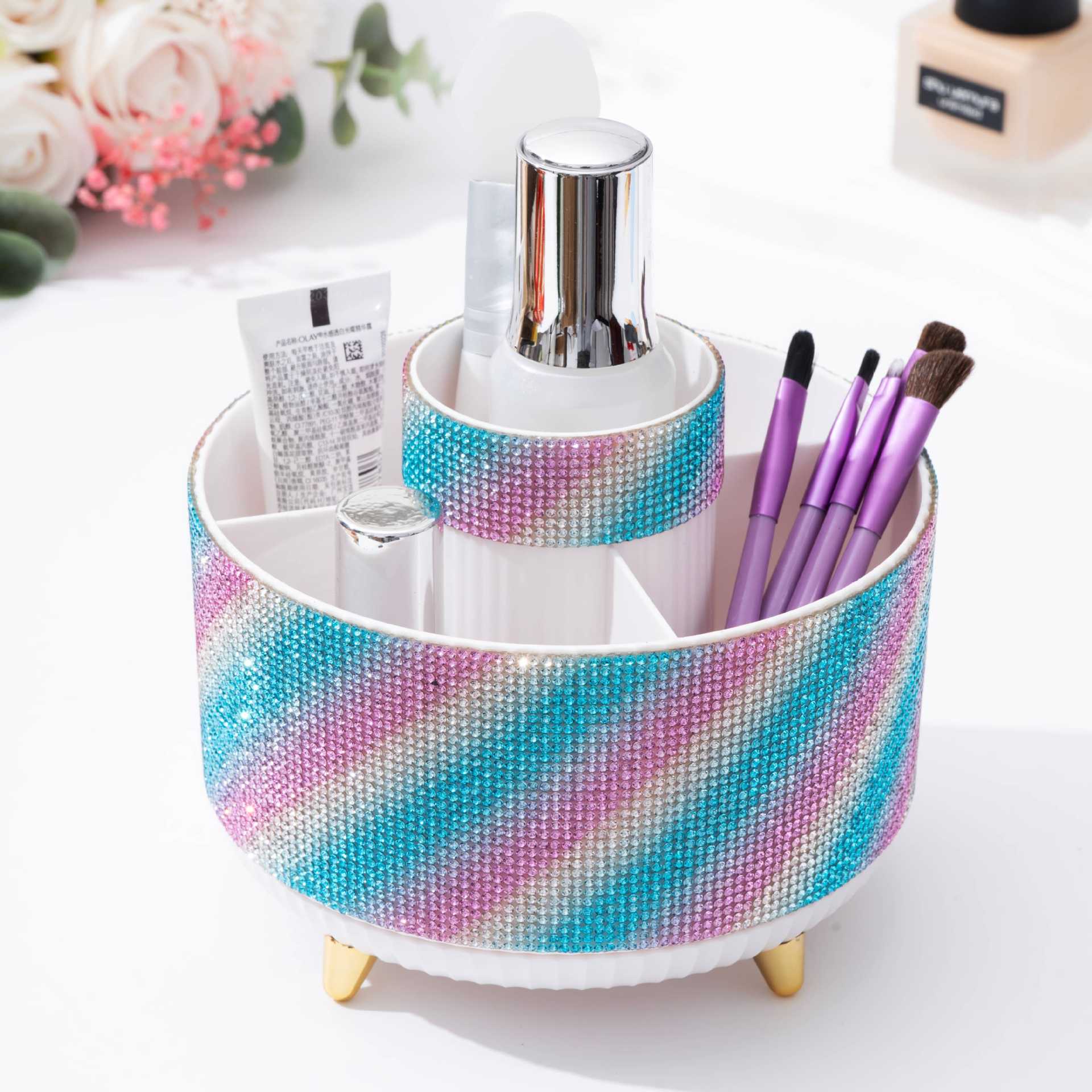 Luxury diamond-encrusted large-capacity storage bucket, round 5-grid pen holder, exquisite home dresser, storage box.
Luxury diamond-encrusted large-capacity storage bucket, round 5-grid pen holder, exquisite home dresser, storage box.