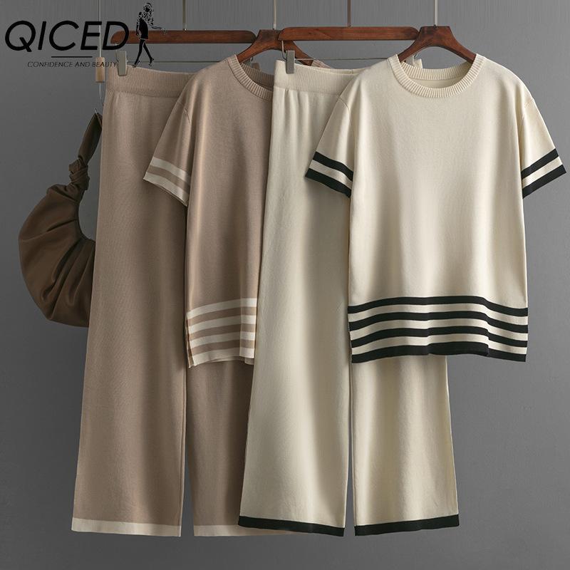 QICED Contrasting Striped Slit Short-sleeved Knitted Sweater + High-waisted Slimming Wide-leg Pants Long Pants Fashionable and Casual Two-piece Set One Size темно-коричневого кольору
QICED Contrasting Striped Slit Short-sleeved Knitted Sweater + High-waisted Slimming Wide-leg Pants Long Pants Fashionable and Casual Two-piece Set One Size темно-коричневого кольору
