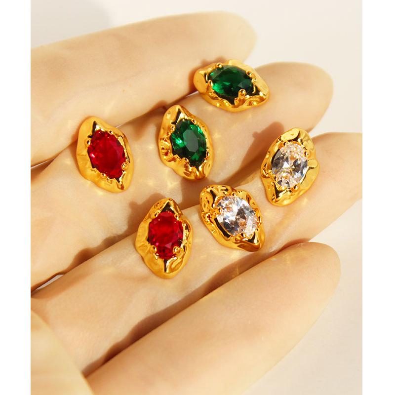 Exquisite French Vintage Oval Stud Earrings with Ruby Pleats and Emerald Zircon, Silver Needle белый
Exquisite French Vintage Oval Stud Earrings with Ruby Pleats and Emerald Zircon, Silver Needle белый
