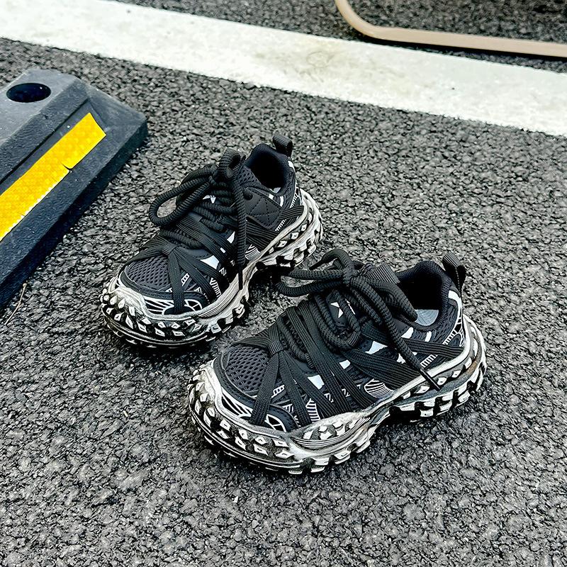 Korean version of retro polish girls fashion spider sneakers 2025 autumn new boys platform non-slip dad shoes 27
Korean version of retro polish girls fashion spider sneakers 2025 autumn new boys platform non-slip dad shoes 27