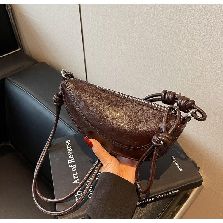 2025 new casual large-capacity shoulder messenger bag high-end soft leather croissant bag women s armpit bag чорний
2025 new casual large-capacity shoulder messenger bag high-end soft leather croissant bag women s armpit bag чорний