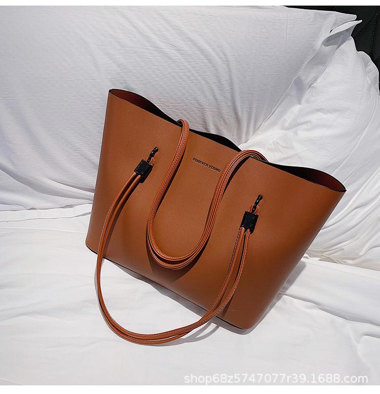 Minimalist style tray extra-large bag women s 2025 new French niche commuter shoulder bag large-capacity student class bag
Minimalist style tray extra-large bag women s 2025 new French niche commuter shoulder bag large-capacity student class bag