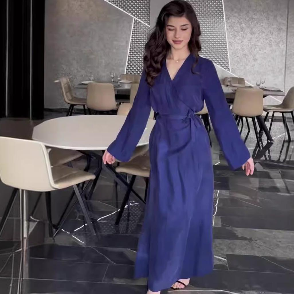 Женское платье миди с V-образным вырезом, завязкой на талии и длинным рукавом на осень 2024 года - однотонное, в европейском и американском стиле. Triple Extra Large темно-синий
Женское платье миди с V-образным вырезом, завязкой на талии и длинным рукавом на осень 2024 года - однотонное, в европейском и американском стиле. Triple Extra Large темно-синий