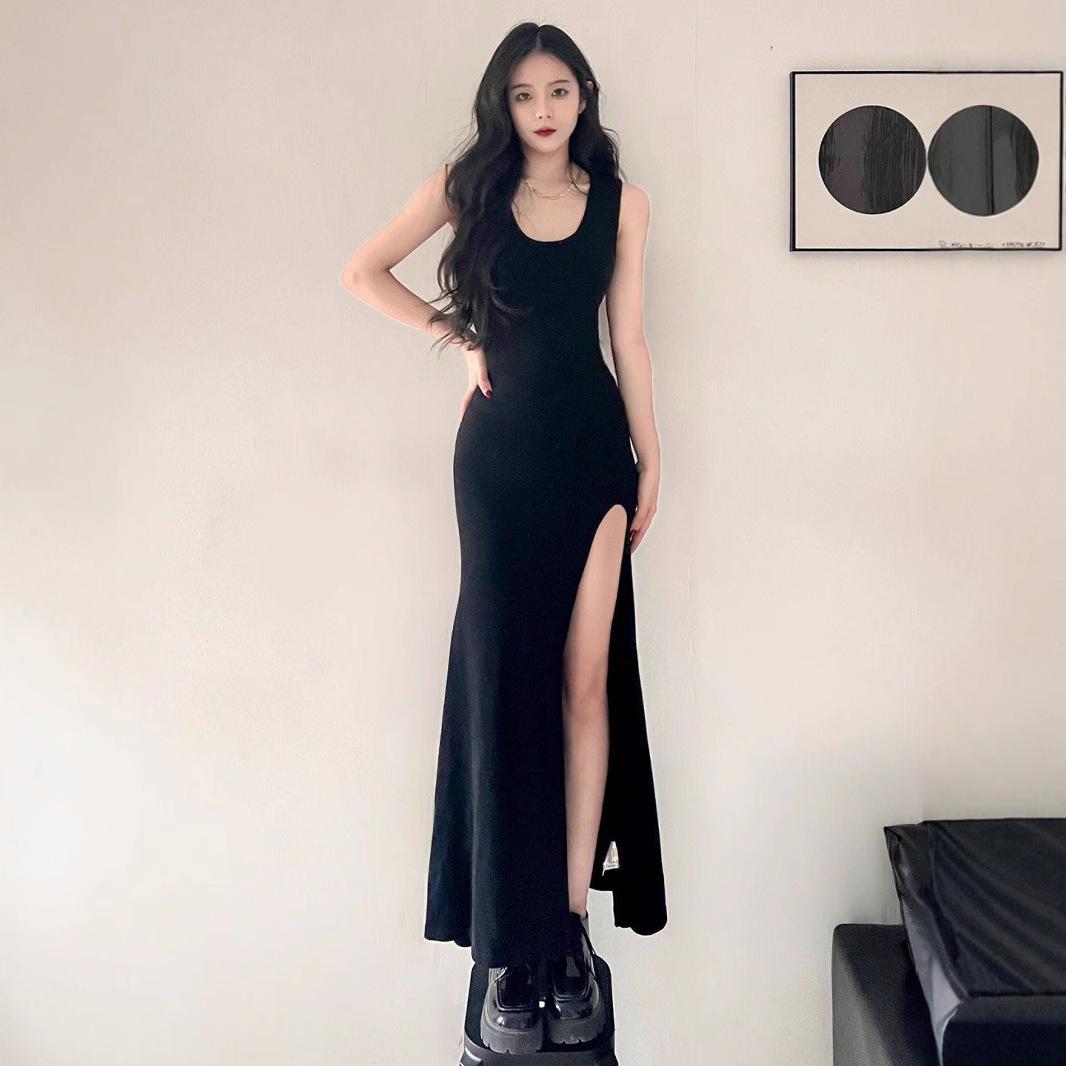 2024 Summer Sweet & Spicy Black Spaghetti Strap Dress - Women s Slim Fit Midi with Slit XXL
2024 Summer Sweet & Spicy Black Spaghetti Strap Dress - Women s Slim Fit Midi with Slit XXL