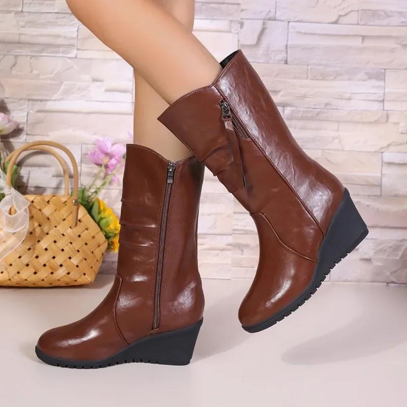 Модная женская обувь 2024 года, горячая распродажа, женские сапоги с боковой молнией, модные современные сапоги с круглым носком, женские зимние сапоги больших размеров на танкетке до середины икры 35 темно-коричневого 
Модная женская обувь 2024 года, горячая распродажа, женские сапоги с боковой молнией, модные современные сапоги с круглым носком, женские зимние сапоги больших размеров на танкетке до середины икры 35 темно-коричневого