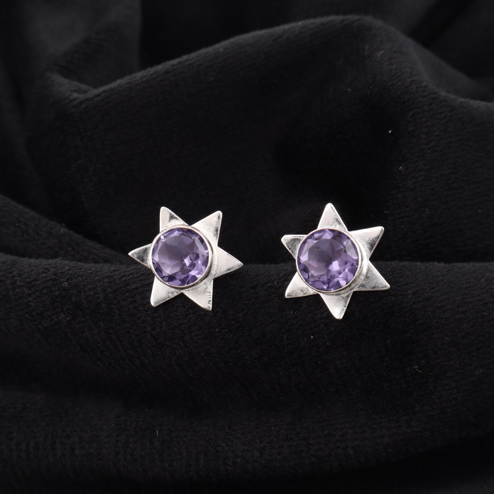 Iolite Gemstone 925 Sterling Silver Jewelry Handmade Stud Earrings0.44 For Gift EE-175-16
Iolite Gemstone 925 Sterling Silver Jewelry Handmade Stud Earrings0.44 For Gift EE-175-16