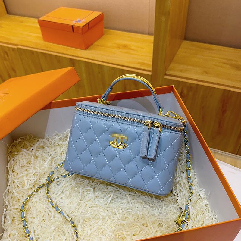 Elegant Diamond Pattern Chain Handbag - Trendy High-End Shoulder Bag
Elegant Diamond Pattern Chain Handbag - Trendy High-End Shoulder Bag