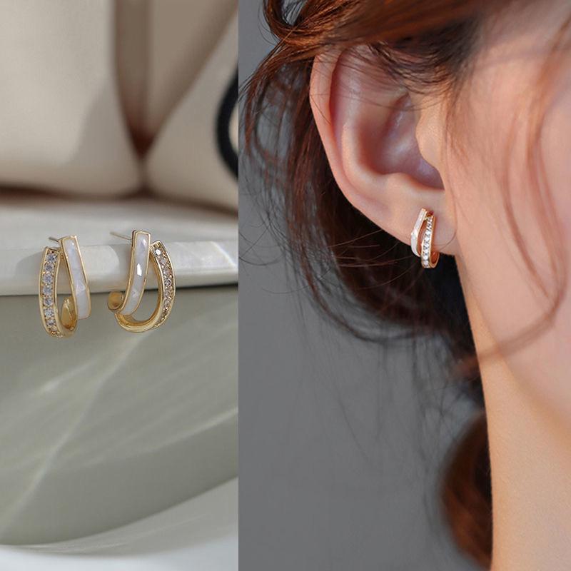 Exquisite 2022 Rhinestone Earrings for Women: Versatile, Trendy, Simple Japanese-Korean Design
Exquisite 2022 Rhinestone Earrings for Women: Versatile, Trendy, Simple Japanese-Korean Design