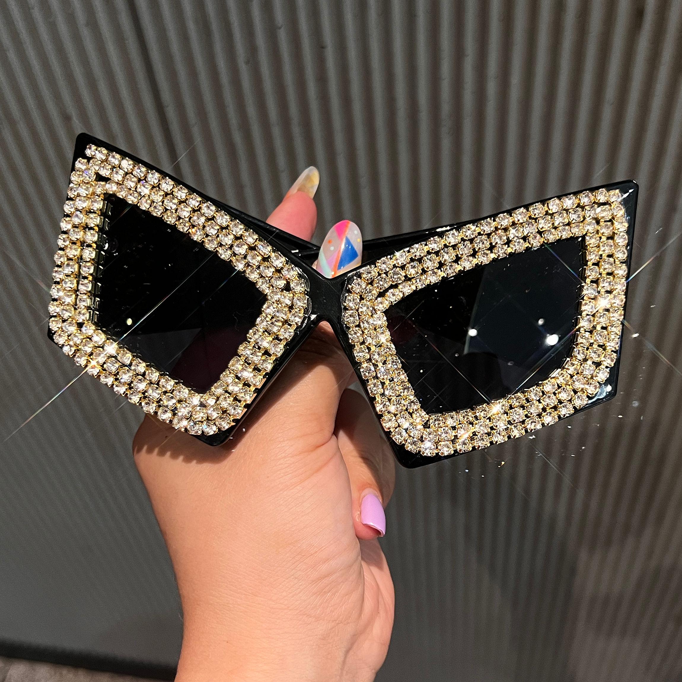 Vintage Sexy Oversized Diamond Cat Eye Sunglasses Women Luxury Brand Designer Popular Sun Glasses for Party Female Fashion Shade чорний
Vintage Sexy Oversized Diamond Cat Eye Sunglasses Women Luxury Brand Designer Popular Sun Glasses for Party Female Fashion Shade чорний