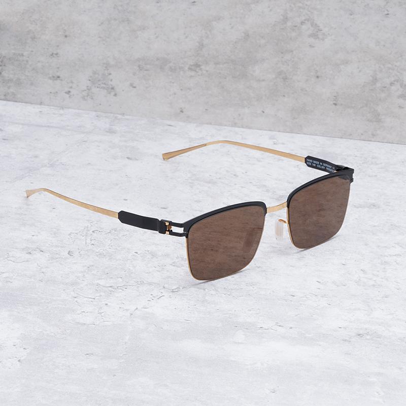 Germany Brand Designer Sun Glasses Men Woman Trendy Light Stainless Steel Fashion Sun Glasses Shades Sun Glasses for Men Li Practical Use As Picture
Germany Brand Designer Sun Glasses Men Woman Trendy Light Stainless Steel Fashion Sun Glasses Shades Sun Glasses for Men Li Practical Use As Picture