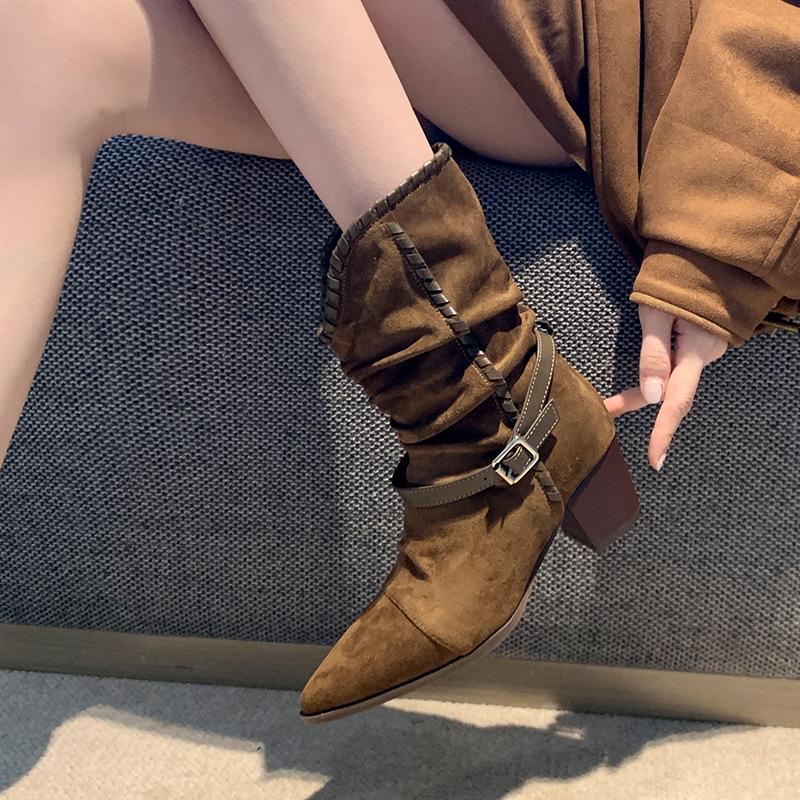 retro matte leather pointed pleated piled boots big tube circumference short boots western cowboy boots large size women s shoes 44
retro matte leather pointed pleated piled boots big tube circumference short boots western cowboy boots large size women s shoes 44