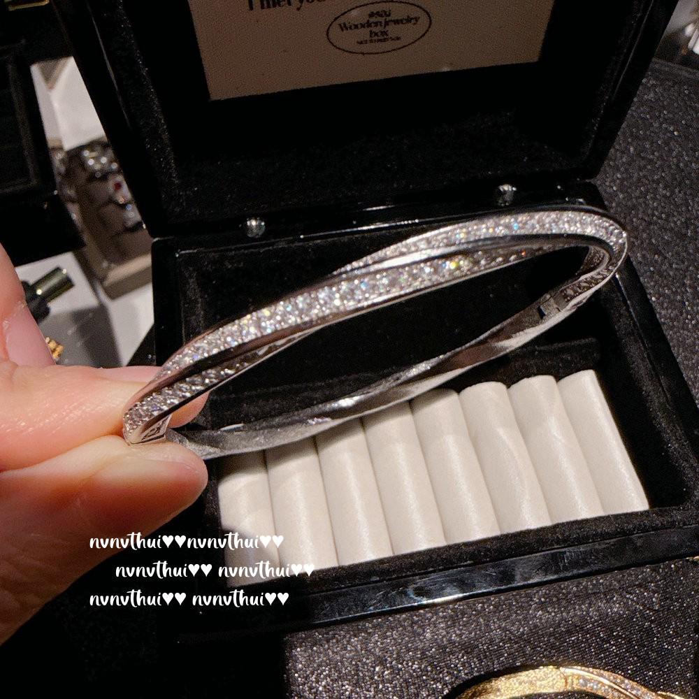 Винтажный итальянский браслет Mobius Twist с бриллиантовым паве и кольцом из вручную отполированного циркония
Винтажный итальянский браслет Mobius Twist с бриллиантовым паве и кольцом из вручную отполированного циркония