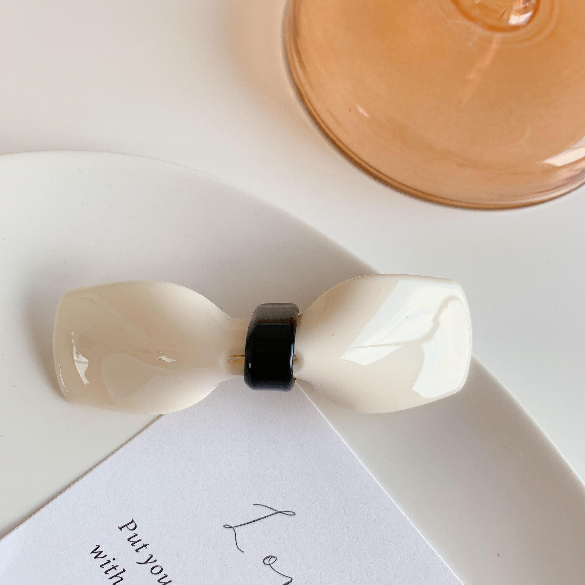 Korean Hair Clips for Women Bowknot Hair Barrettes Elegant Solid Color Plastic Cute Hairclip Girl Hair Accessories New Hair Clip
Korean Hair Clips for Women Bowknot Hair Barrettes Elegant Solid Color Plastic Cute Hairclip Girl Hair Accessories New Hair Clip